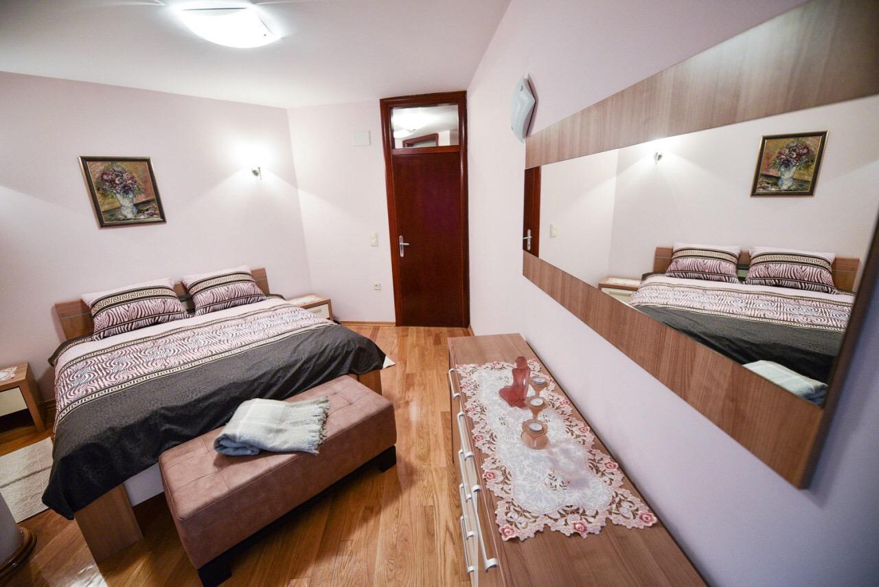 Apartman Natalija Banja Luka Exteriör bild